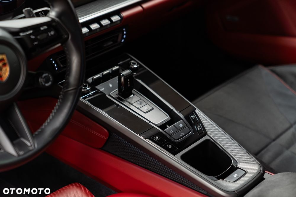 Porsche 911 Carrera 4S - 26