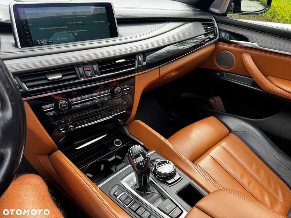 BMW X6 xDrive50i - 26