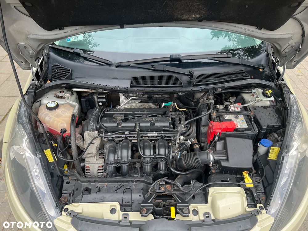 Ford Fiesta 1.4 Trend - 12