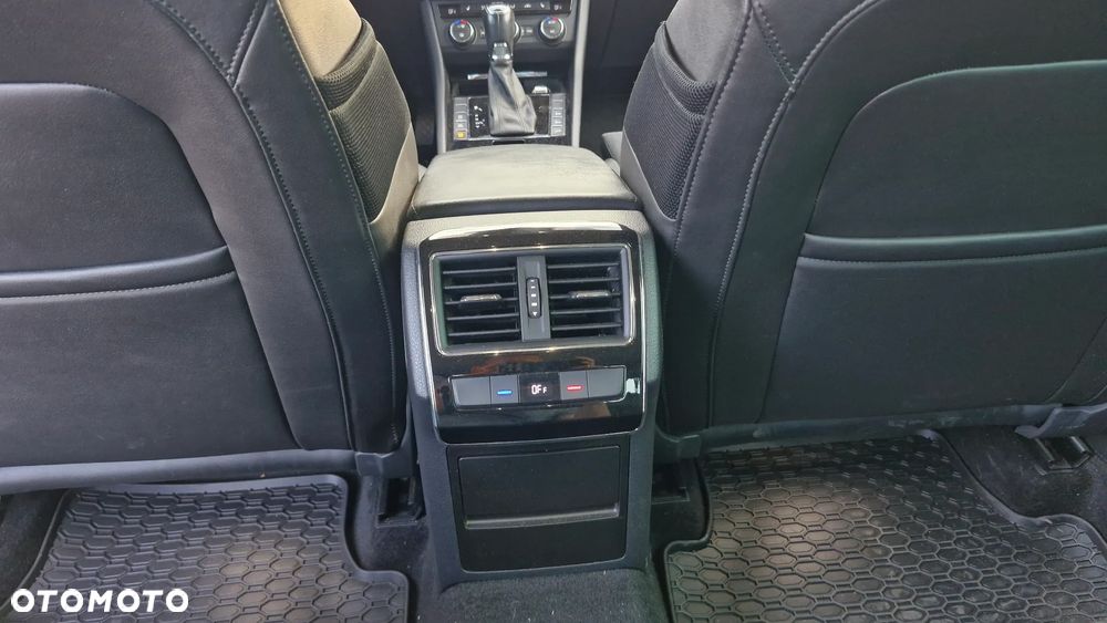 Skoda Superb 2.0 TDI Style DSG - 12