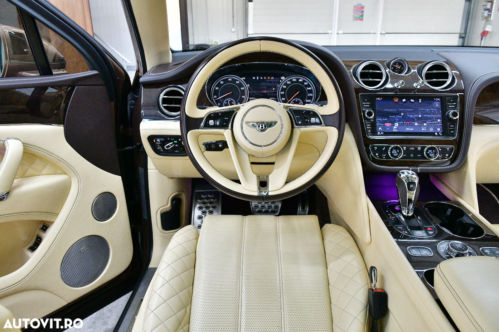 Bentley Bentayga W12 Mulliner - 25