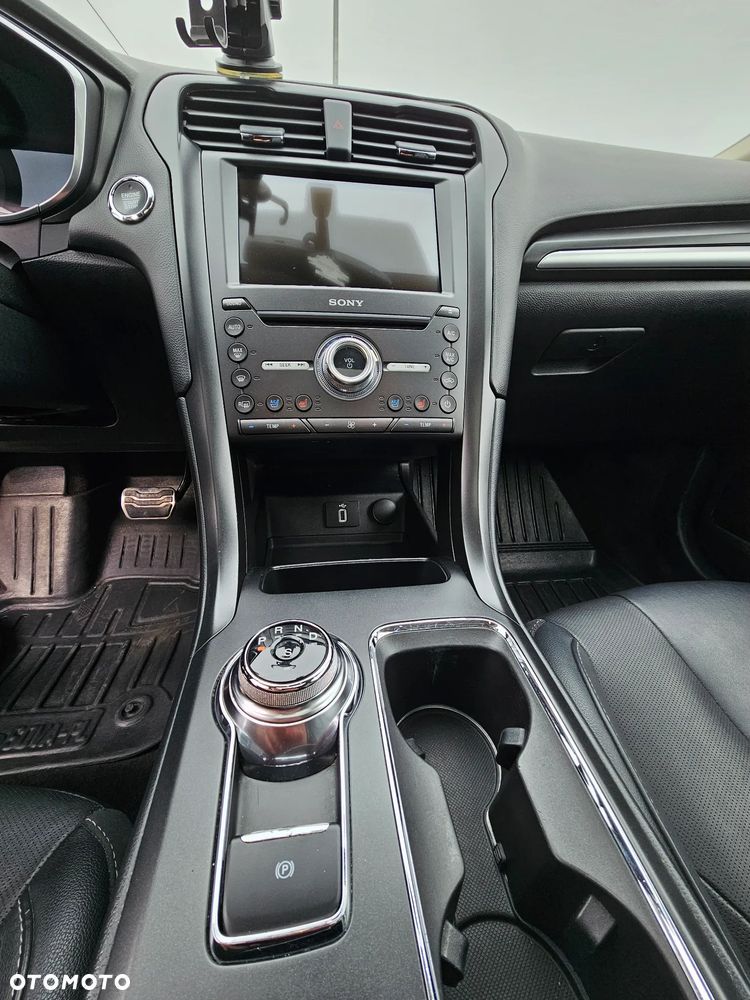 Ford Fusion - 14