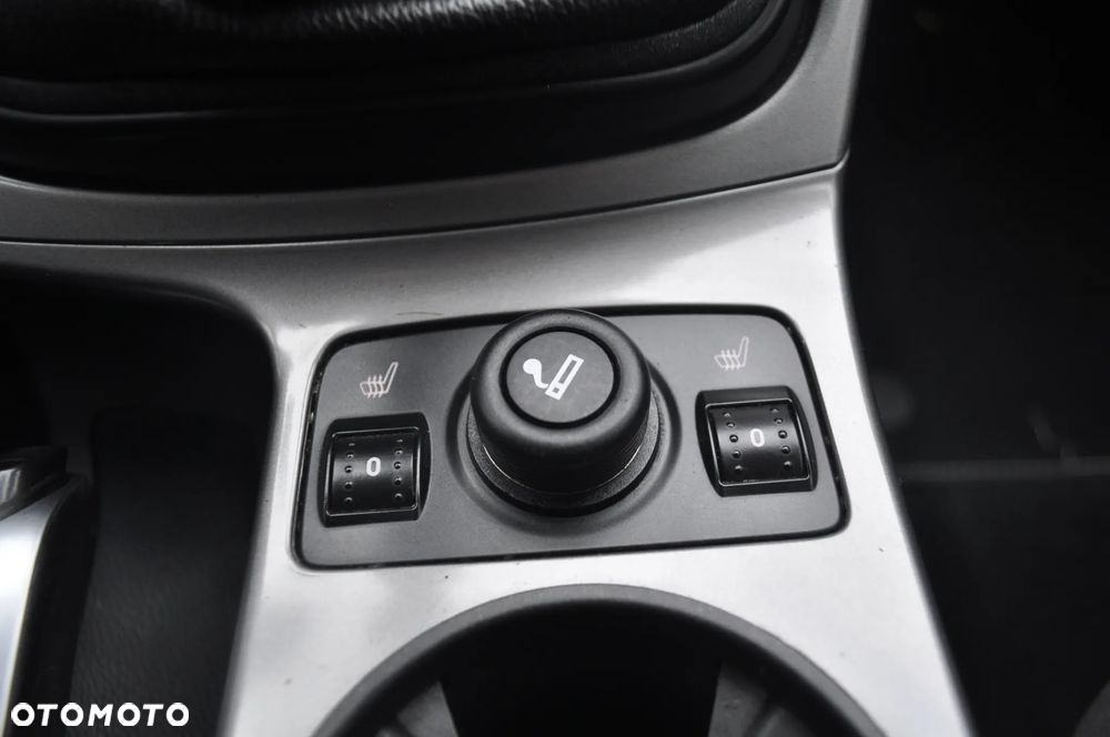 Ford Kuga 1.5 EcoBoost 2x4 Titanium - 10