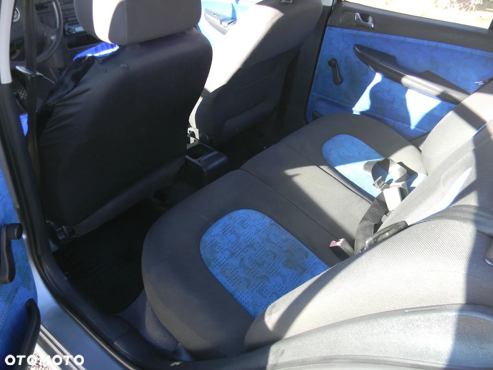Skoda Fabia 2002 photo 3