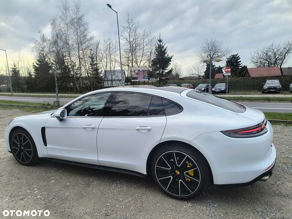 Porsche Panamera - 8