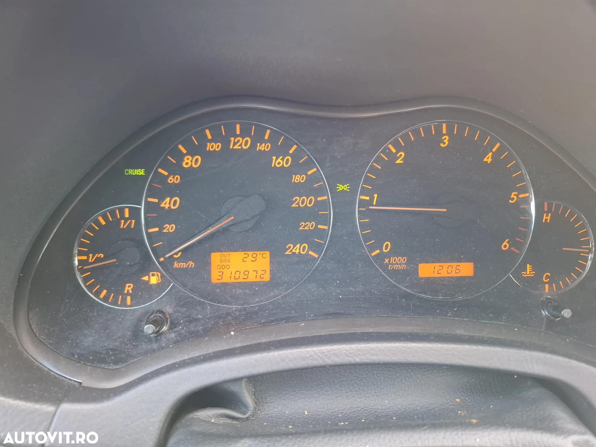 Toyota Avensis 2.0 D-4D - 9