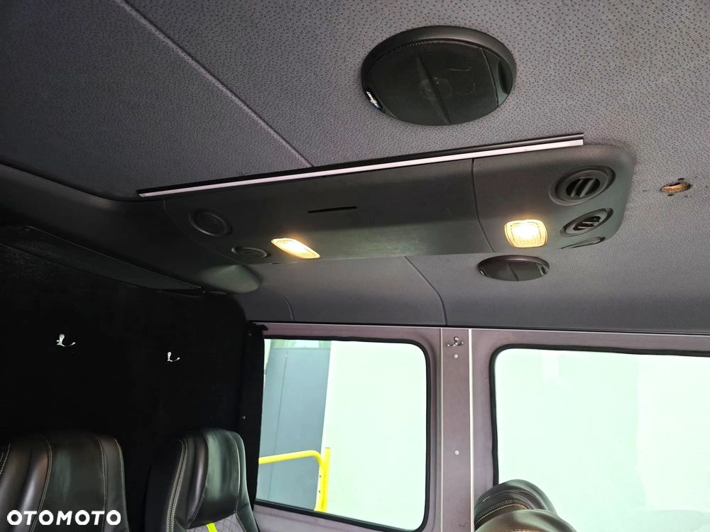 Mercedes-Benz Sprinter - 10