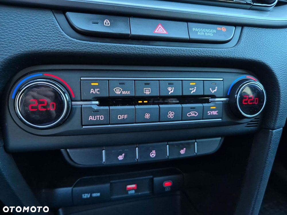 Kia Ceed - 22