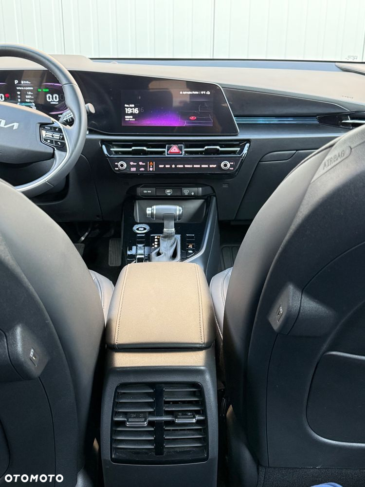 Kia Niro 1.6 GDI Hybrid M - 23