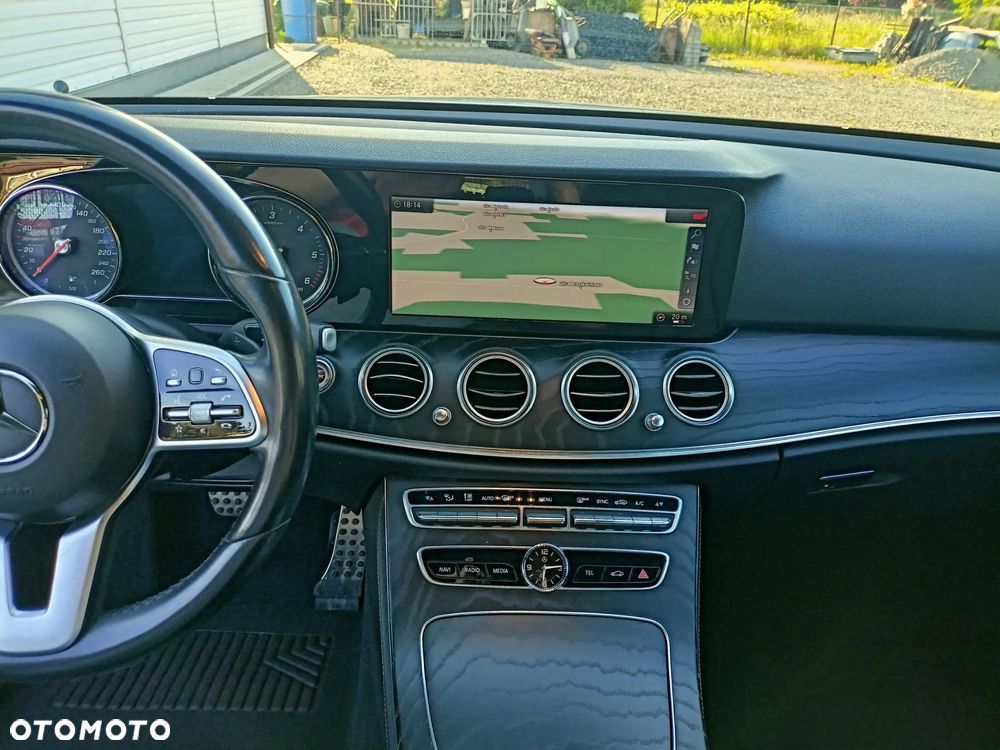 Mercedes-Benz Klasa E 220 d 9G-TRONIC - 29