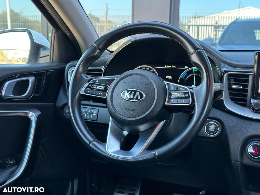 Kia XCeed - 8