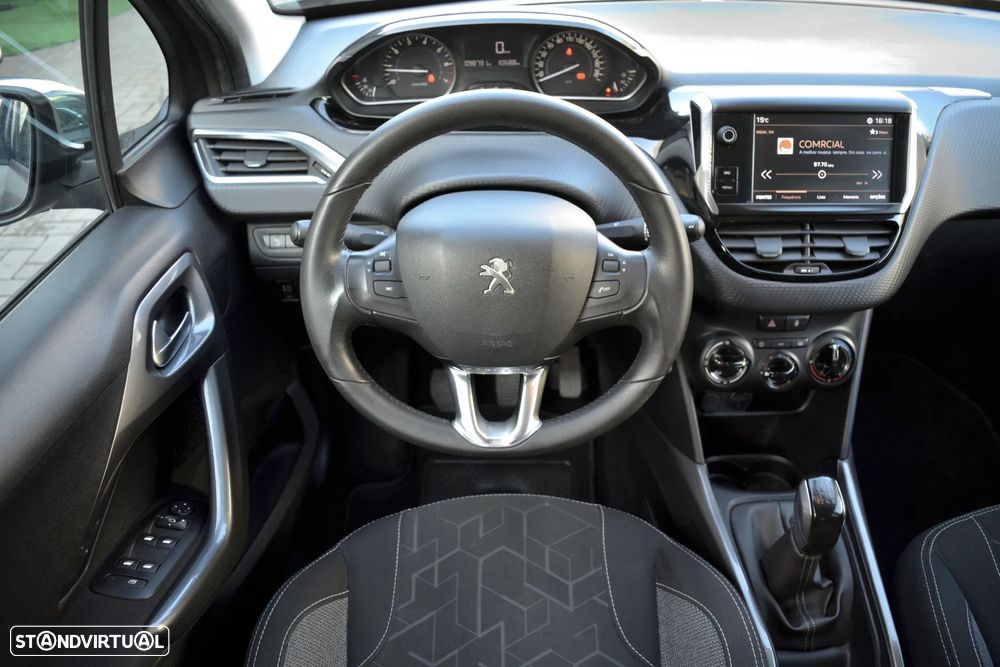 Peugeot 2008 1.2 PureTech Style - 4