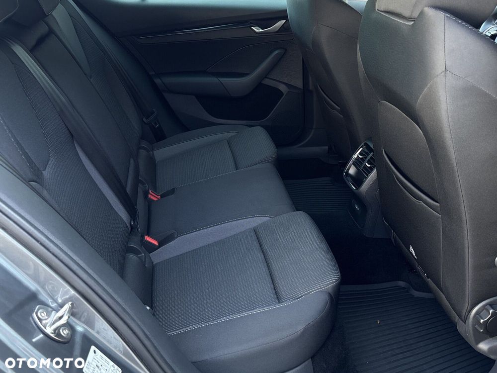 Skoda Octavia 1.5 TSI mHEV Selection DSG - 9