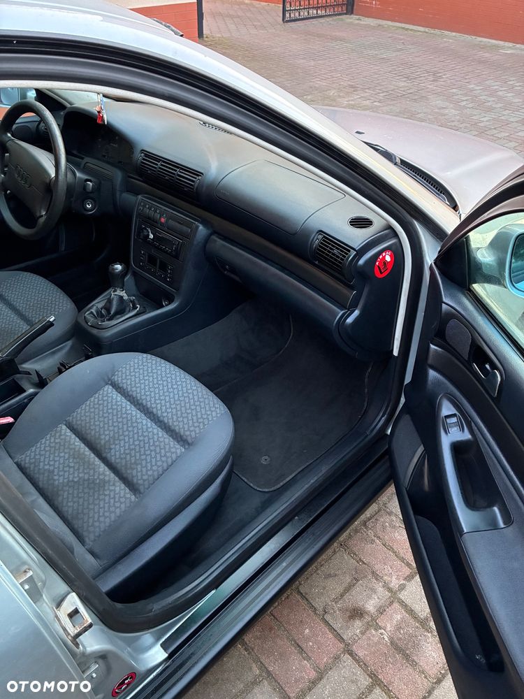 Audi A4 Limousine 1.6 - 14