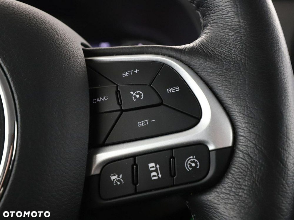 Jeep Renegade - 30