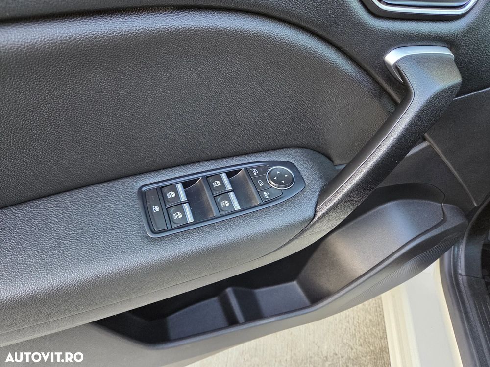 Renault Captur BLUE dCi 115 EDC INTENS - 21