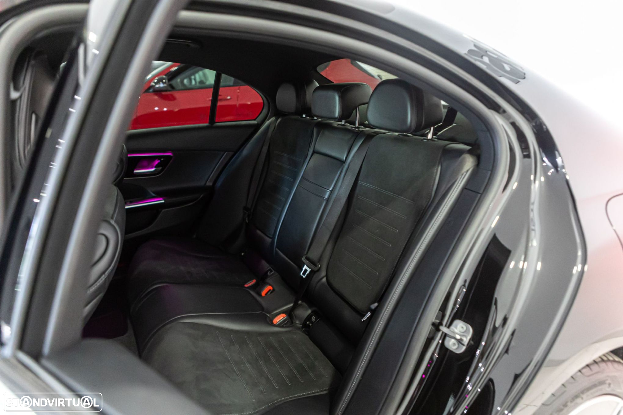 Mercedes-Benz C 300 e AMG Line - 19
