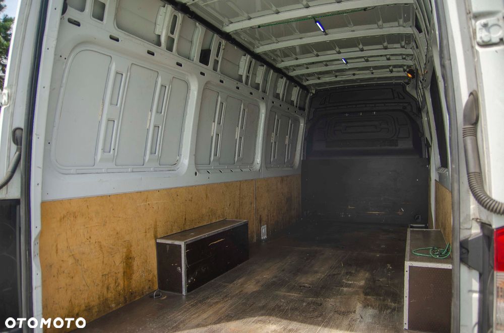 Mercedes-Benz Sprinter - 14