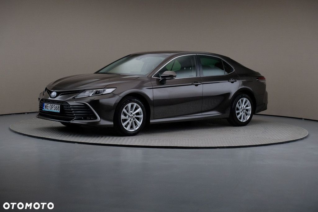 Toyota Camry - 1