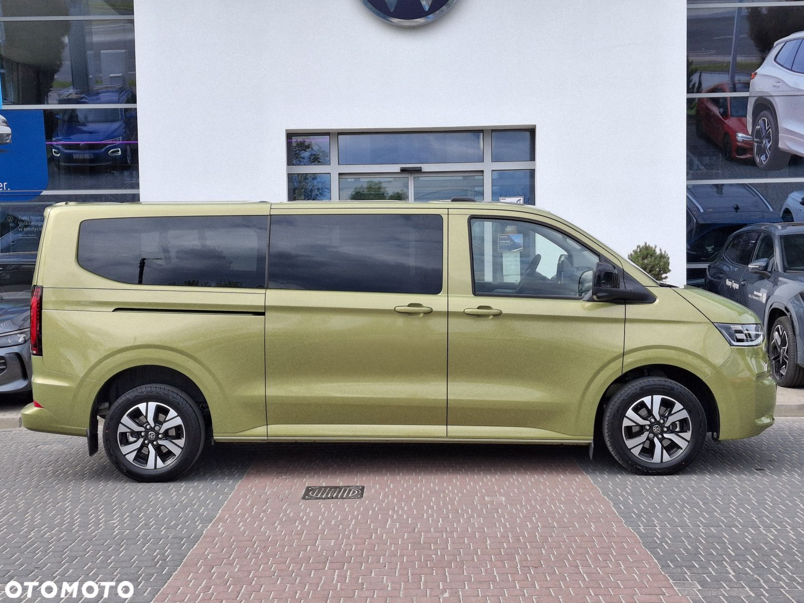 Volkswagen Caravelle - 4