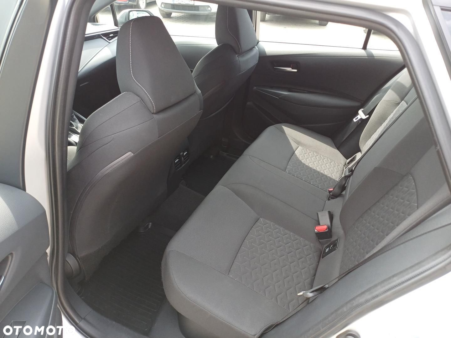 Toyota Corolla - 10