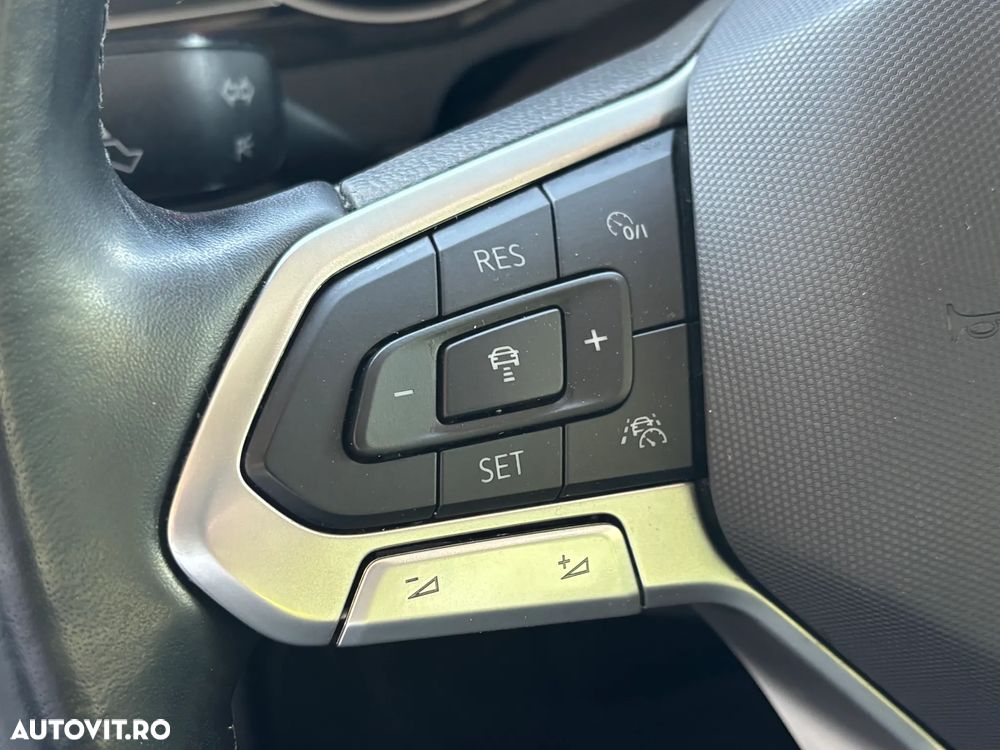 Volkswagen Passat 2.0 TDI Comfortline - 25
