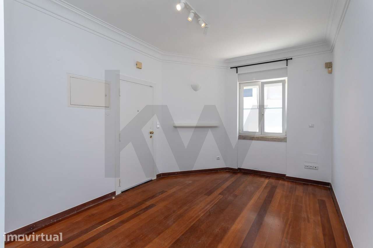 Espaçoso Apartamento T1 com Patio na Lapa, Lisboa -  Para Arrendar - Grande imagem: 3/27