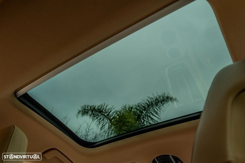 Porsche Panamera Sport Turismo 4 E-Hybrid - 46