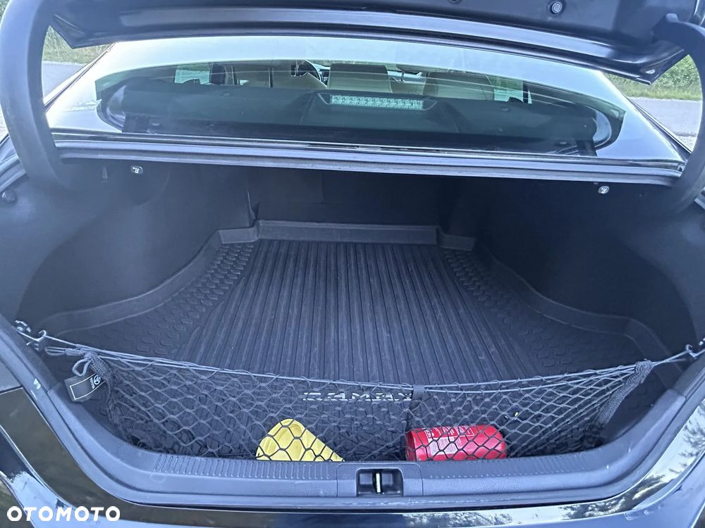 Toyota Camry - 22