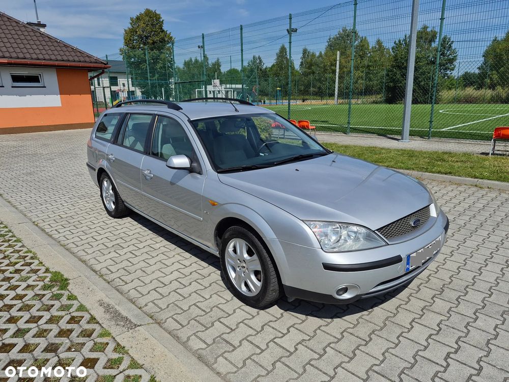 Ford Mondeo 2.5 V6 Ghia X - 32