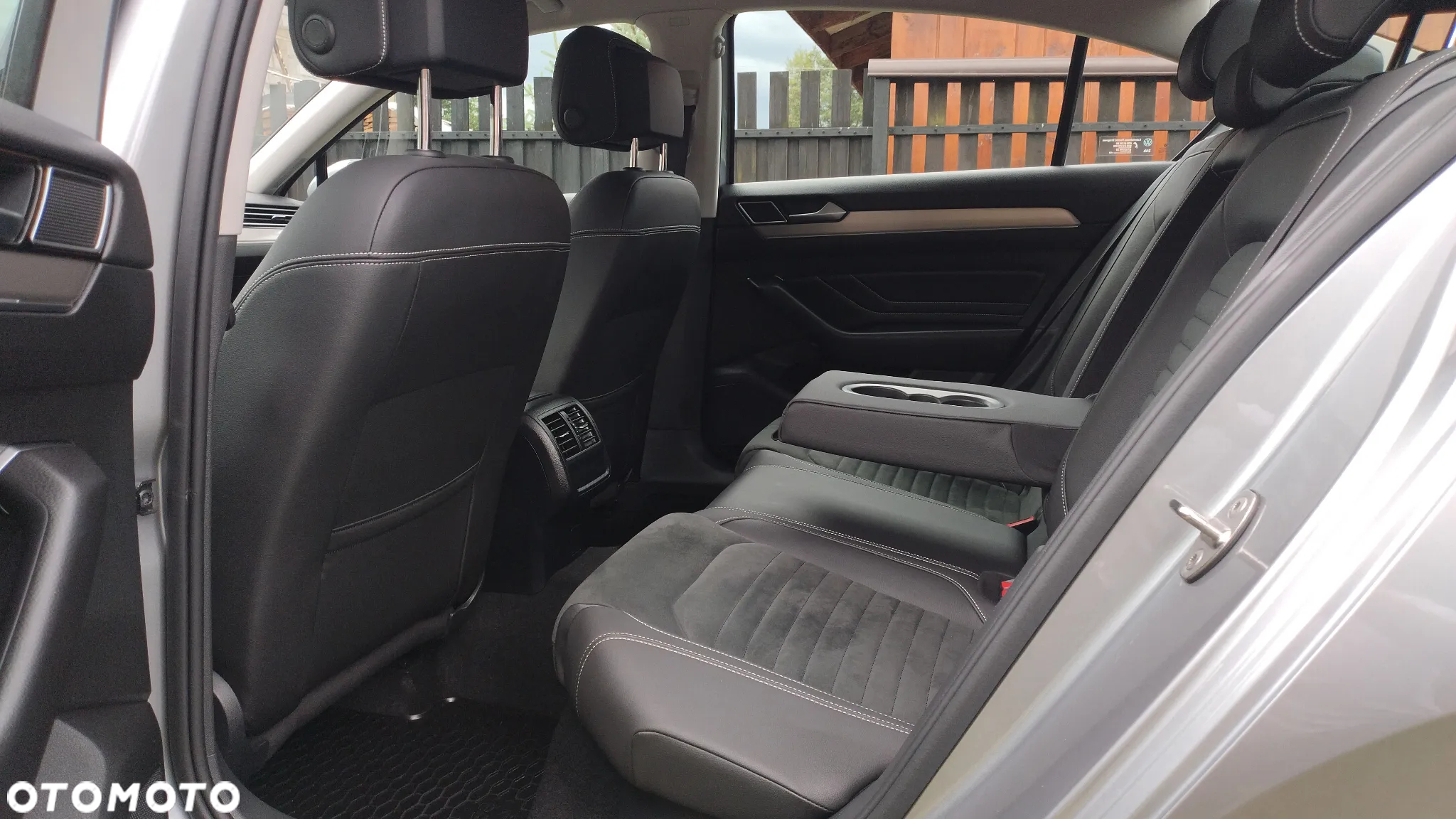 Volkswagen Passat 2.0 TDI EVO Elegance DSG - 22