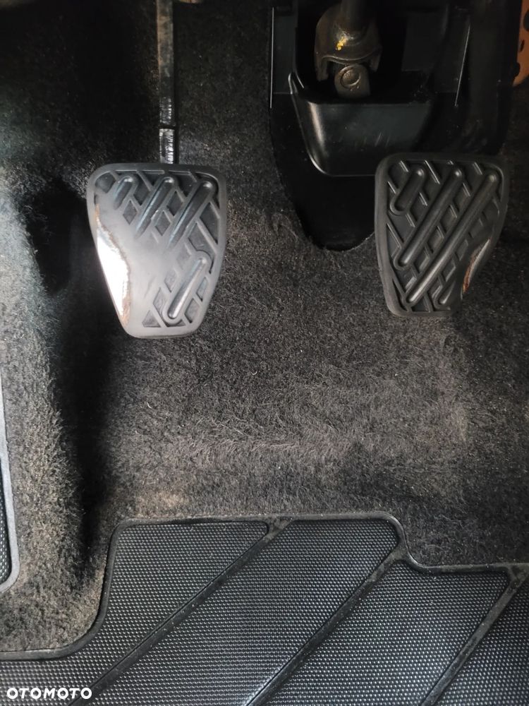 Nissan Qashqai - 25