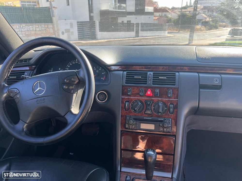 Mercedes-Benz E 220 - 8