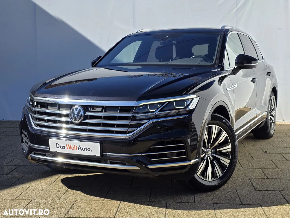 Volkswagen Touareg - 1