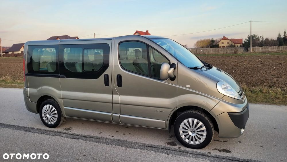 Renault Trafic FAP Grand Passenger Black Edition - 3