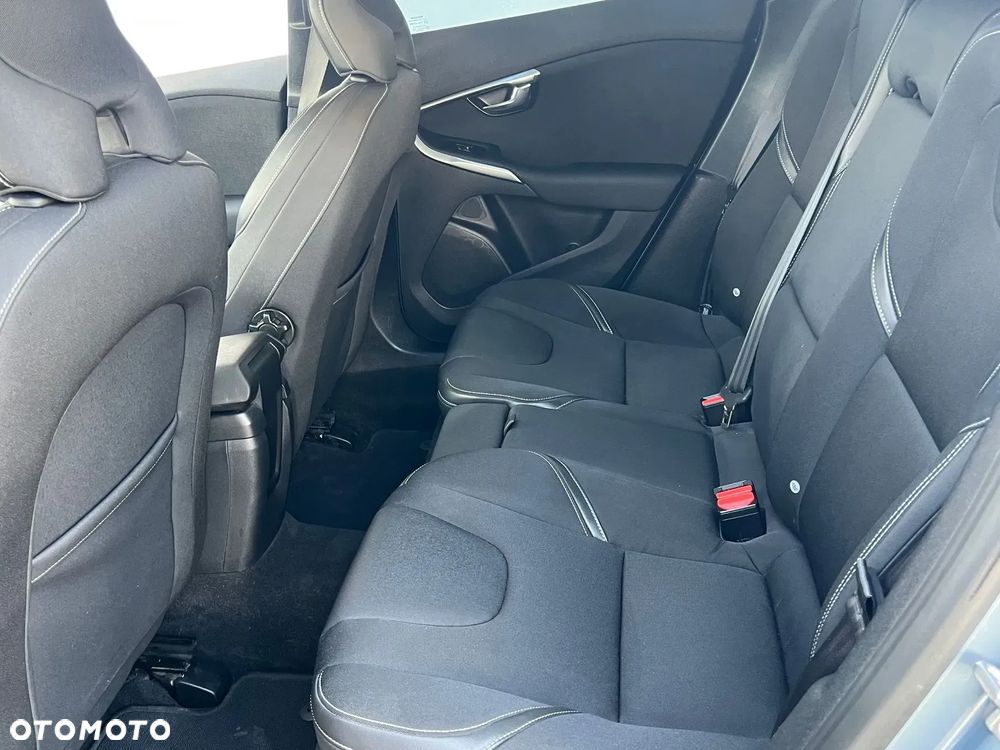 Volvo V40 D3 - 15