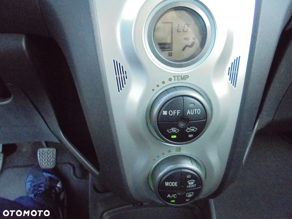 Toyota Yaris 1.3 VVT-i Travel - 17