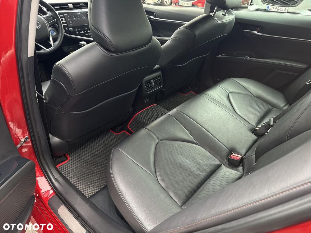 Toyota Camry - 22