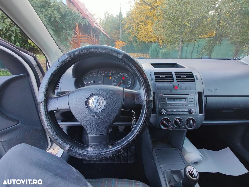 Volkswagen Polo - 33