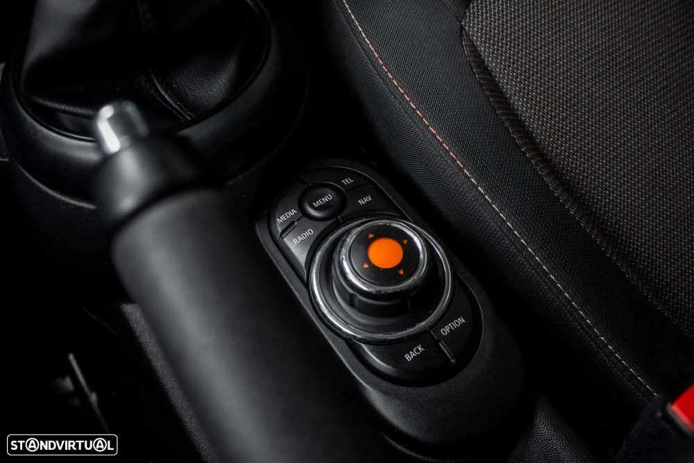 MINI 5 Portas Cooper D - 22