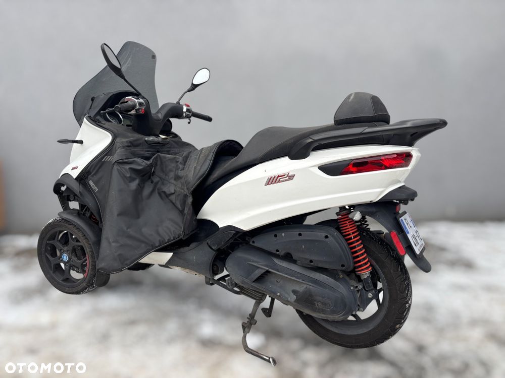 Piaggio MP-3 - 4