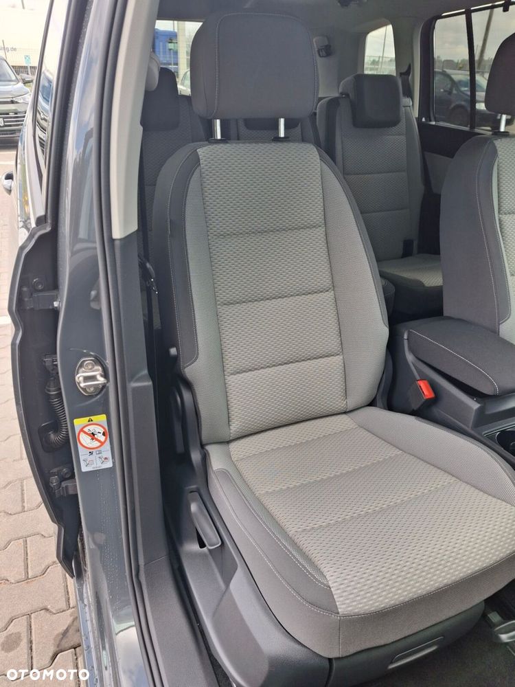 Volkswagen Touran - 22