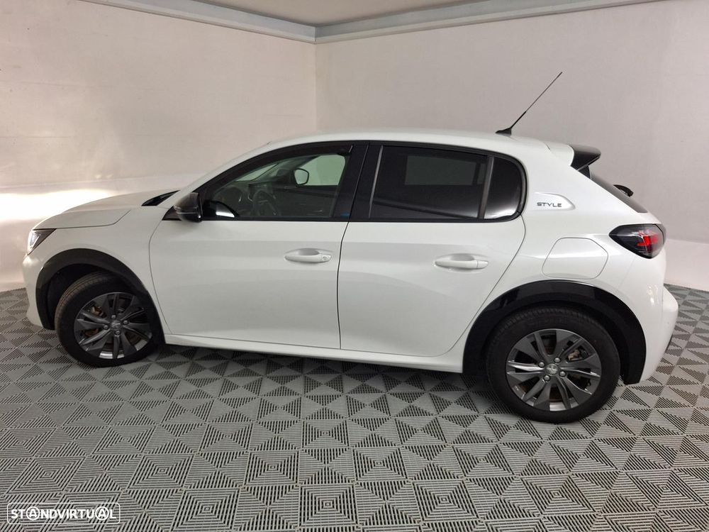 Peugeot e-208 E-Style - 29