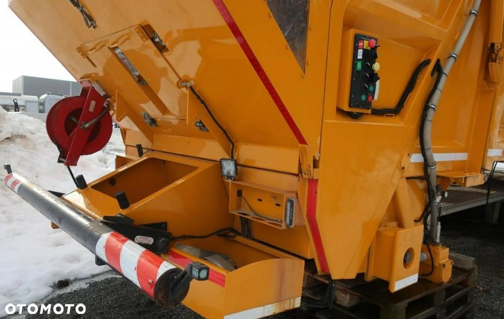 Kadussis CRV 2000 / ZABUDOWA ŚMIECIARKI / NOWA / DEMONSTRACYJNA / 18M3 / TYLNY ZAŁADUNEK / W PEŁNI SPRAWNA / MOŻLIWOŚĆ TRANSPORTU - 15