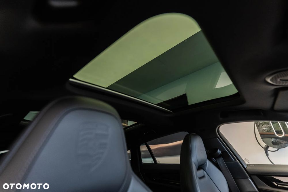 Porsche Panamera 4 - 32