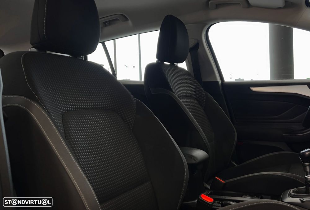 Ford Focus SW - 38