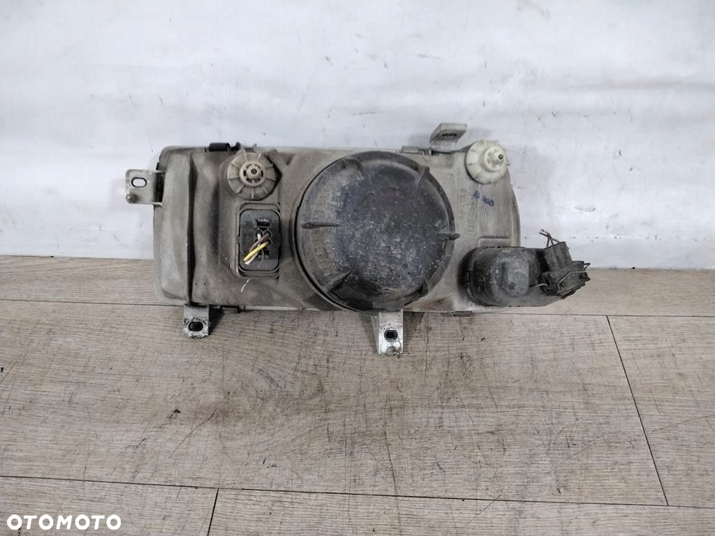 VW VENTO LAMPA PRZÓD PRAWA - 2