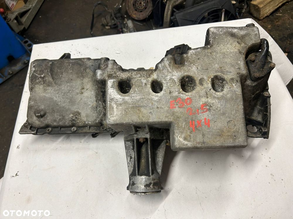 bmw e30 2,5 4x4 miska olejowa 1730432