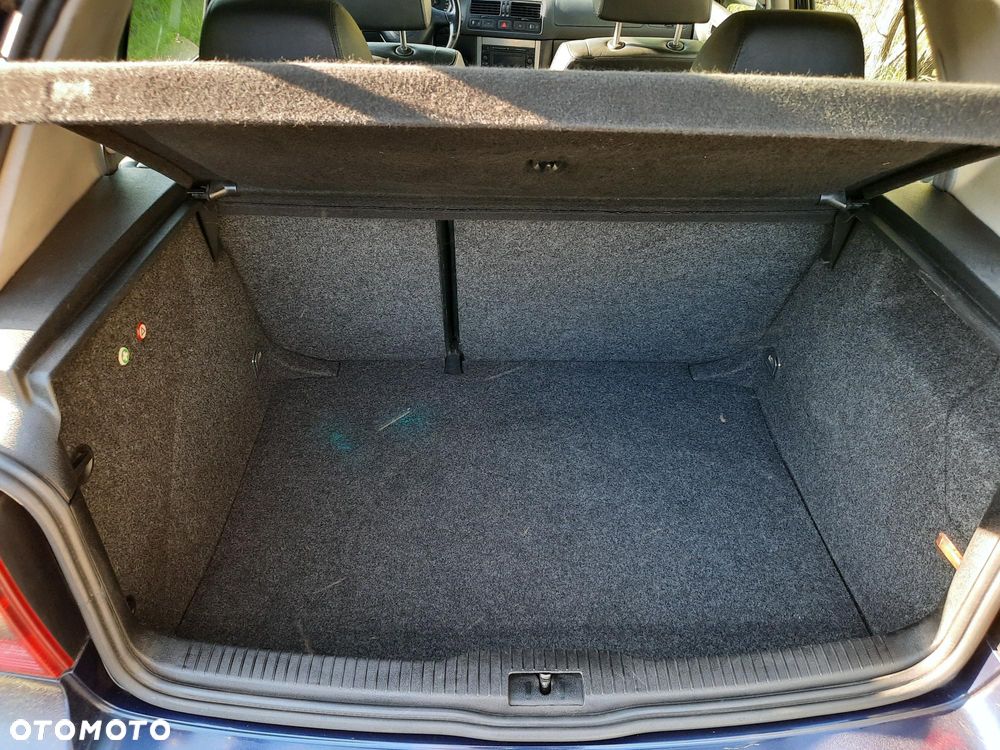 Volkswagen Golf 1.9 TDI Highline - 15