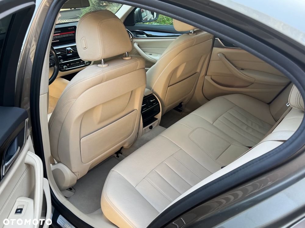 BMW Seria 5 520d xDrive Luxury Line sport - 3